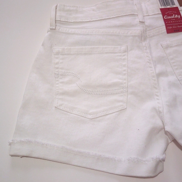 Signature By Levi Strauss & Co High-Rise Shorts | Size 4 - Picture 7 of 7